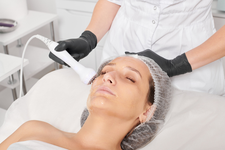 Radio Frequency, radiofrequency, RF for skin tightening, wrinkles, saggy skin at Uma Clinic in Seattle